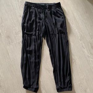 Black size large talula joggers
